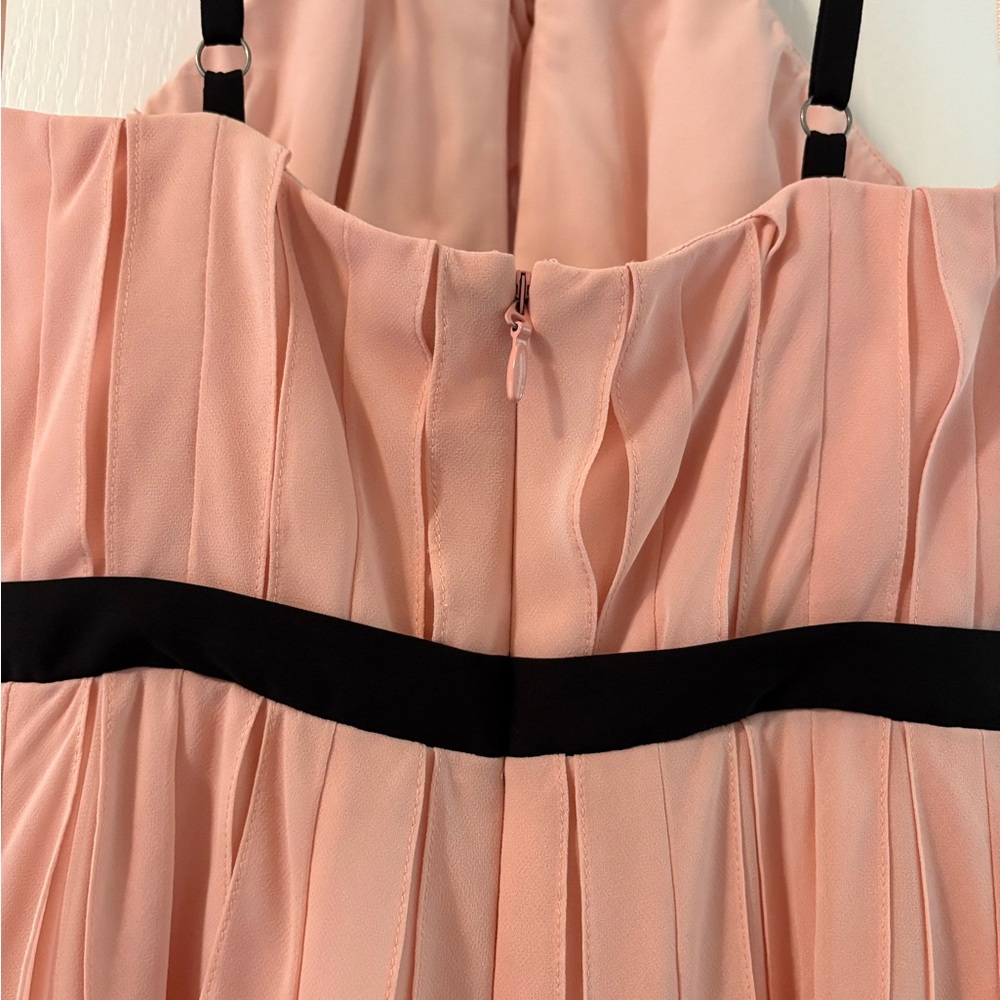 BCBGMaxAzria Coral Backless Dress with Black Accents - Picture 4 of 7